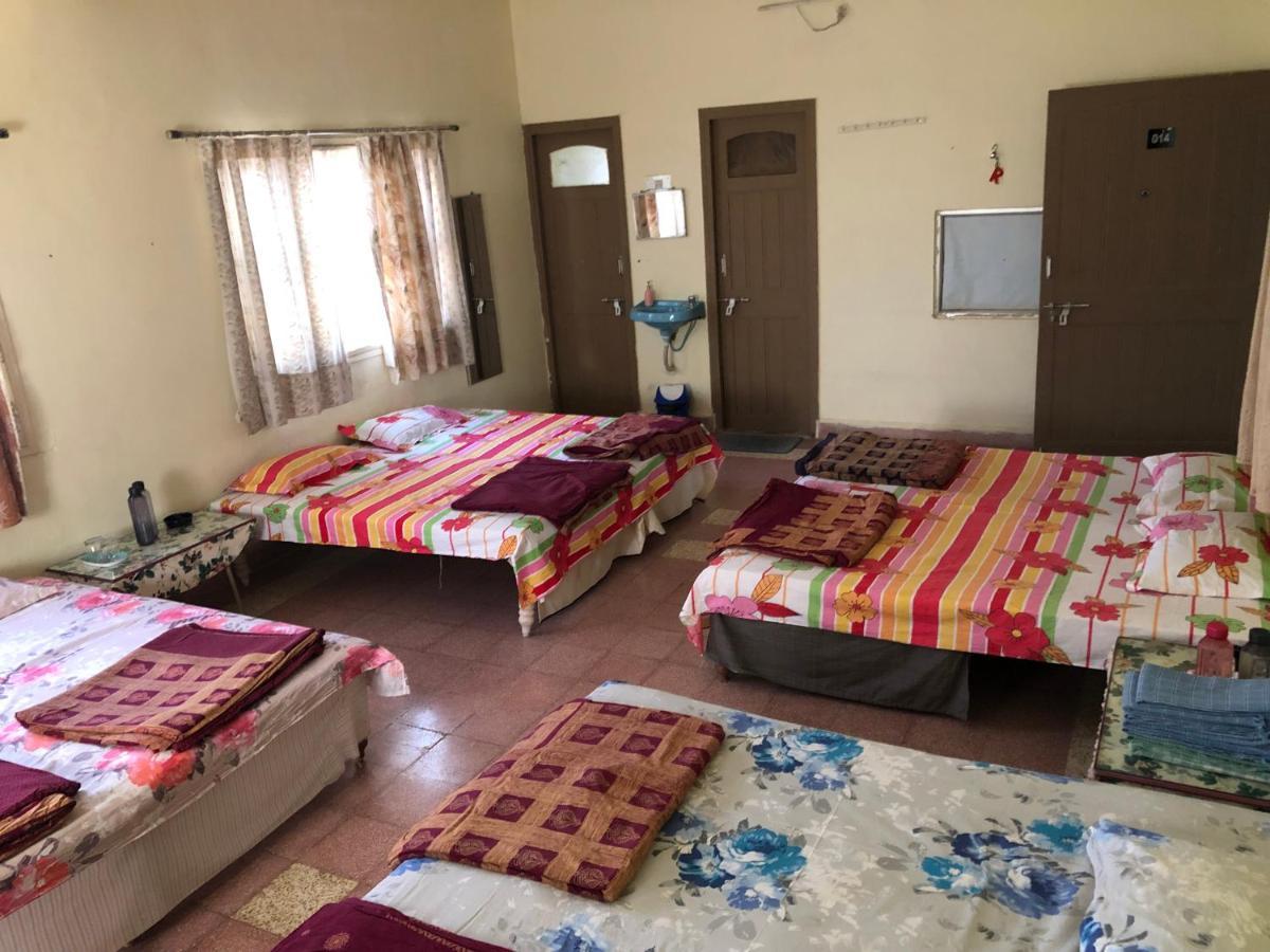 Rukmavati Guest House Mundra Екстериор снимка