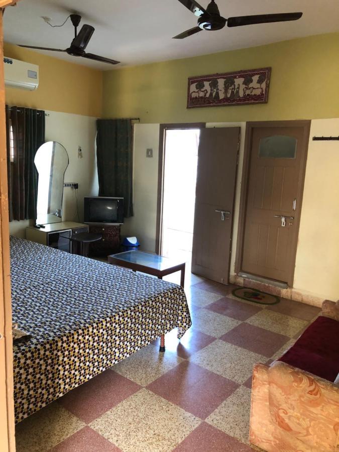Rukmavati Guest House Mundra Екстериор снимка